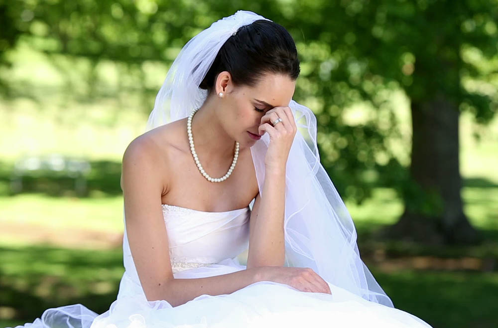People Share Their Terrible Vacation Break Up Stories