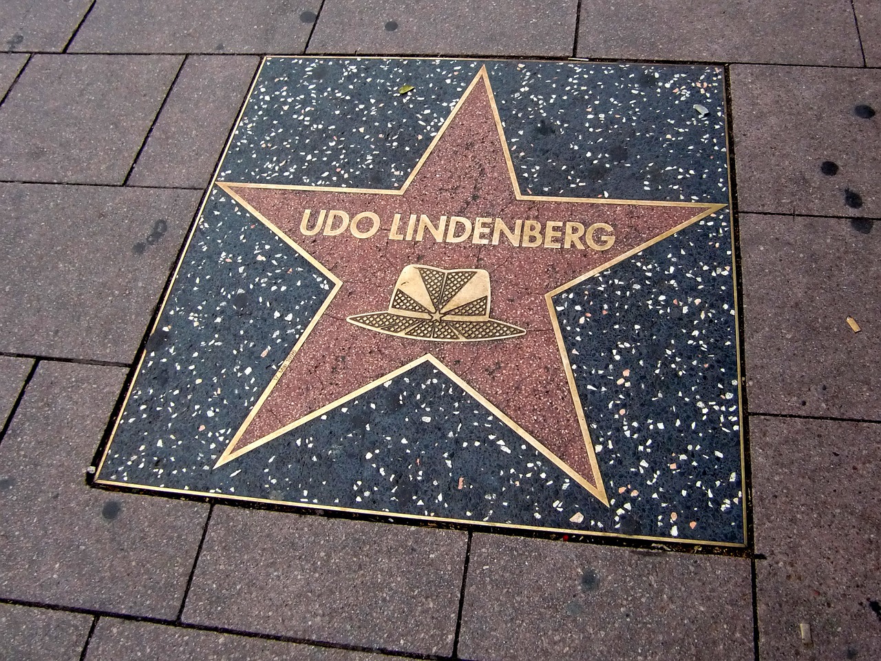 walk-of-fame-140099_1280.jpg