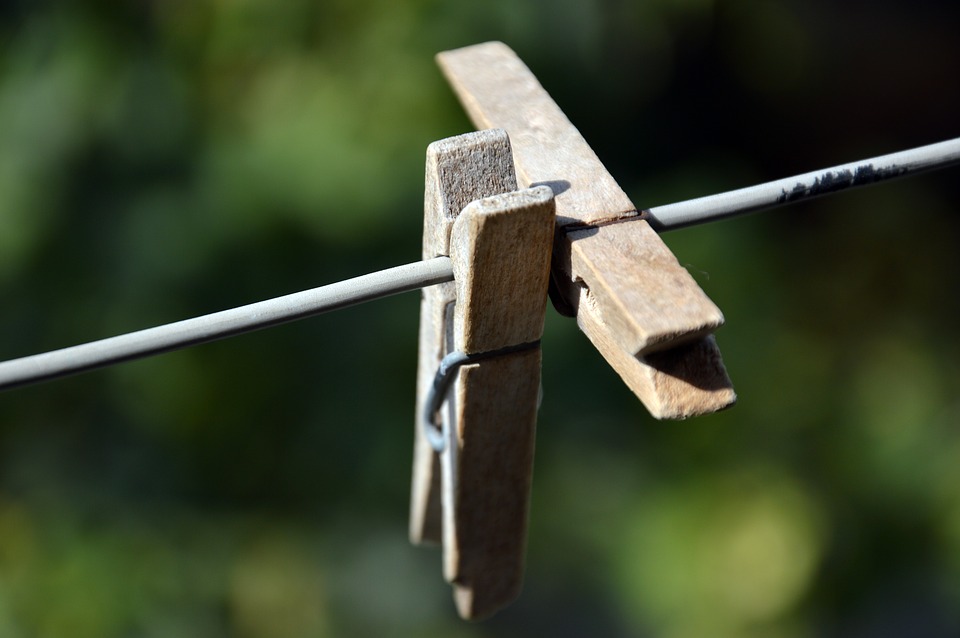 clothespins-3762890_960_720-1542378483475.jpg