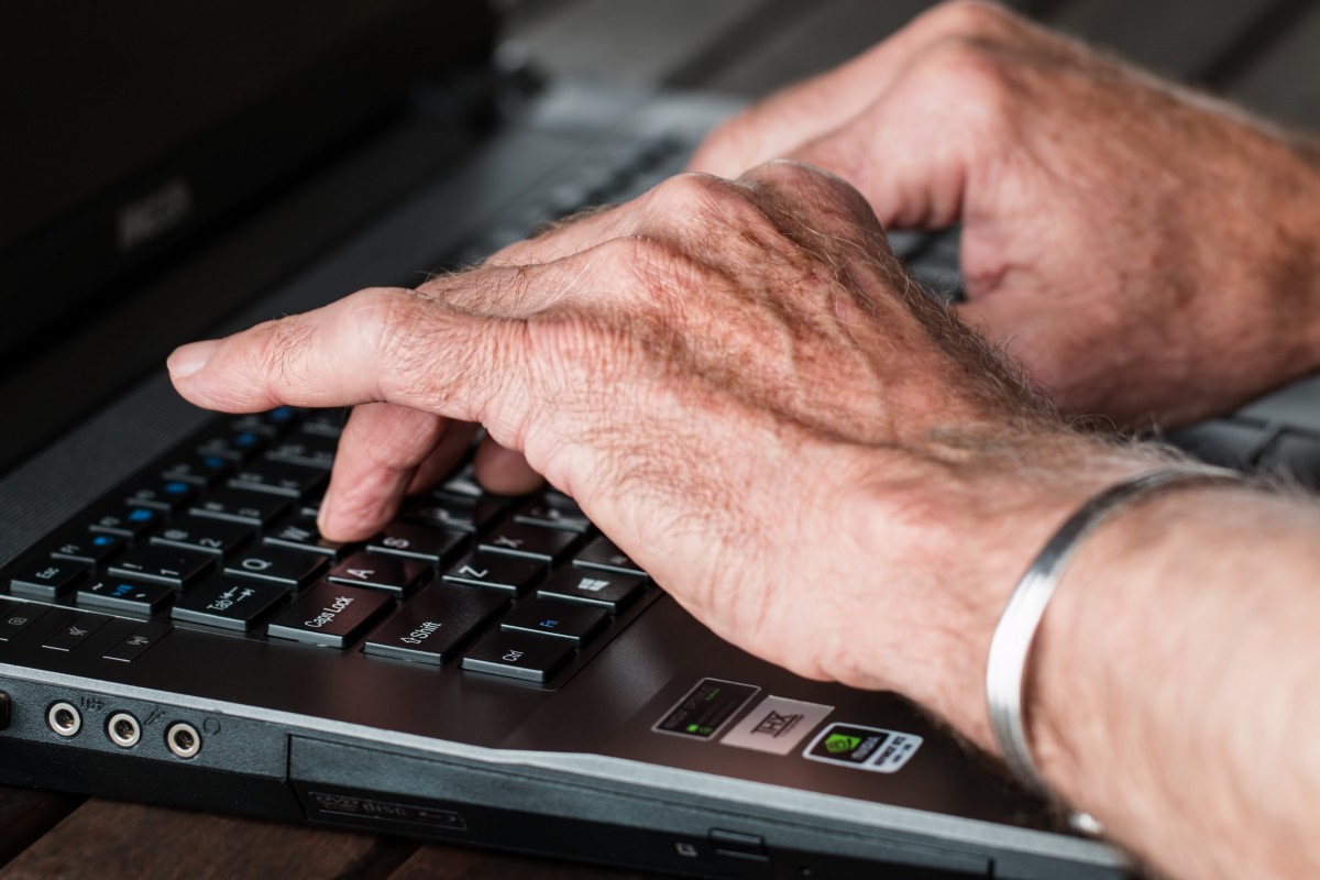 hands_old_typing_laptop_internet_working_writer_old_person-770100-1550557068459.jpg