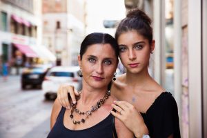 She-photographed-women-in-60-countries-to-change-the-way-we-see-beauty-59c8d2420e5da__880-300x200.jpg