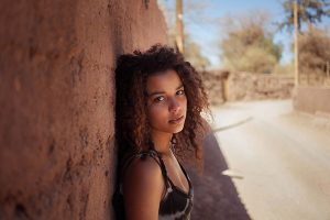 woman-beauty-atlas-mihaela-noroc-156__880-300x200.jpg
