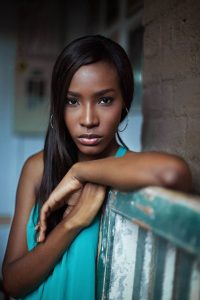 woman-beauty-atlas-mihaela-noroc-190__880-200x300.jpg