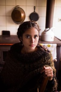 woman-beauty-atlas-mihaela-noroc-274__880-200x300.jpg