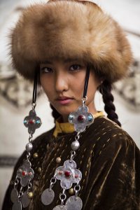 woman-beauty-atlas-mihaela-noroc-284__880-200x300.jpg