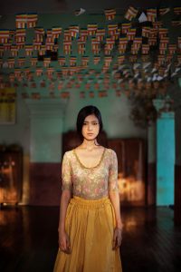 woman-beauty-atlas-mihaela-noroc-300__880-200x300.jpg