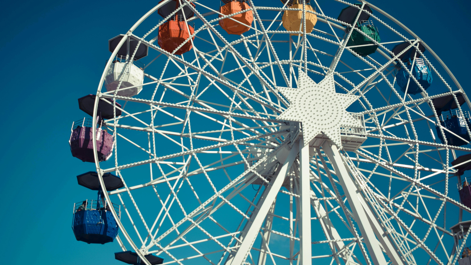 Theme-Park-Thumb-Rss