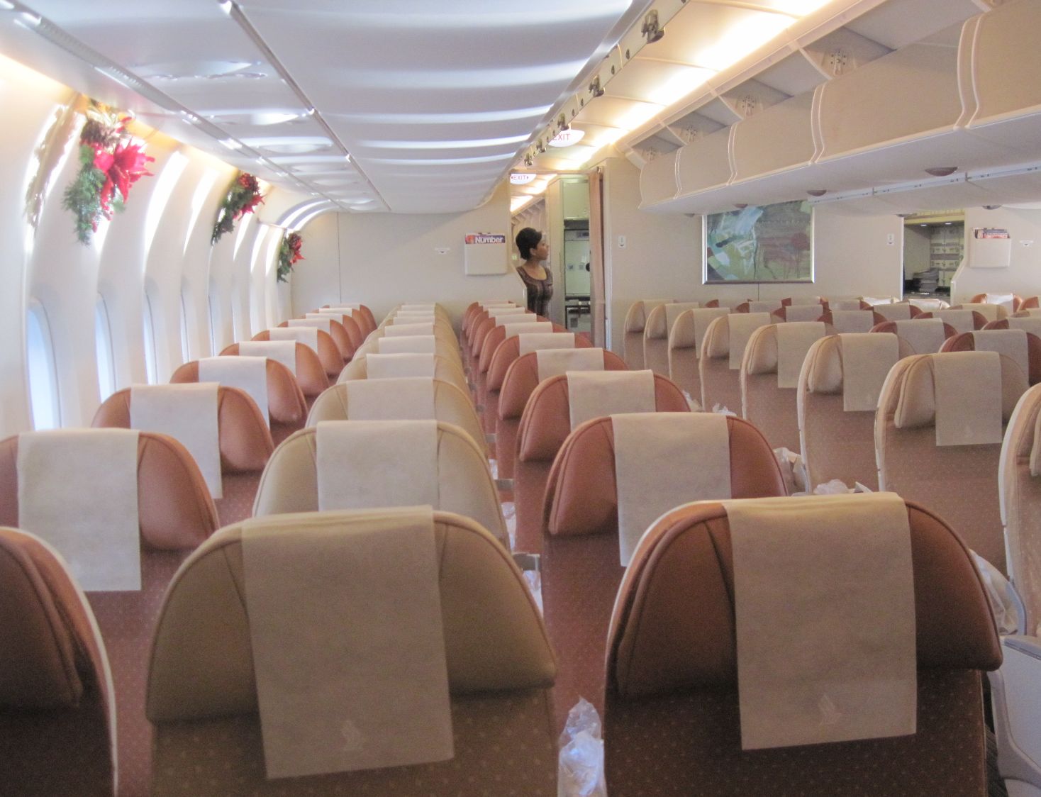 10 Airlines With The Worst Economy Class & 10 With The Best
