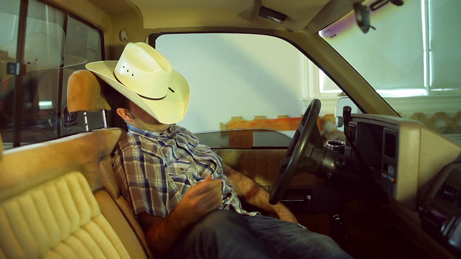 Truckers Share The Most Bizarre Thing They Ever Experienced On The Road