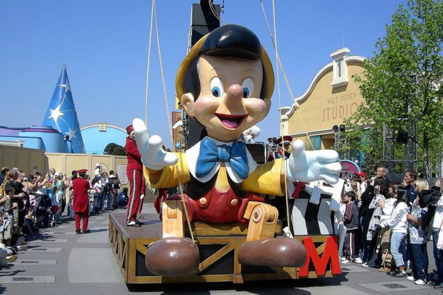 Disney World Workers And Tourists Reveal Their Most Interesting Disney World Secrets