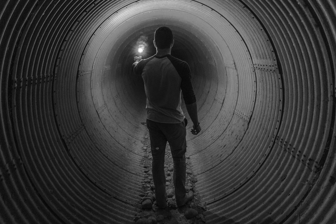 Abandoned Building Explorers From Around The World Share What They Found