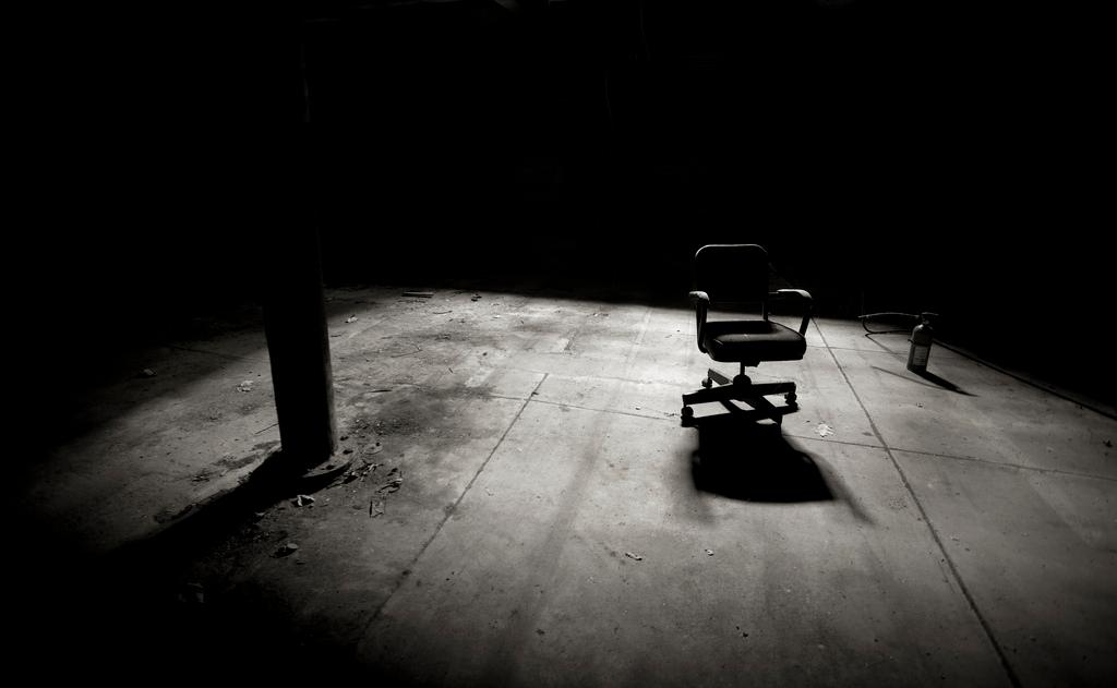 Abandoned Building Explorers From Around The World Share What They Found