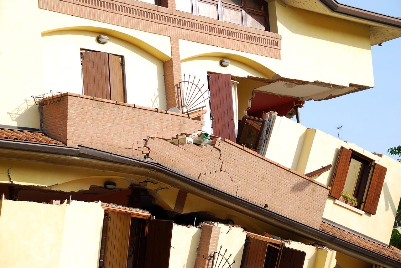 Natural Disaster Survivors From Around The World Share Their Stories