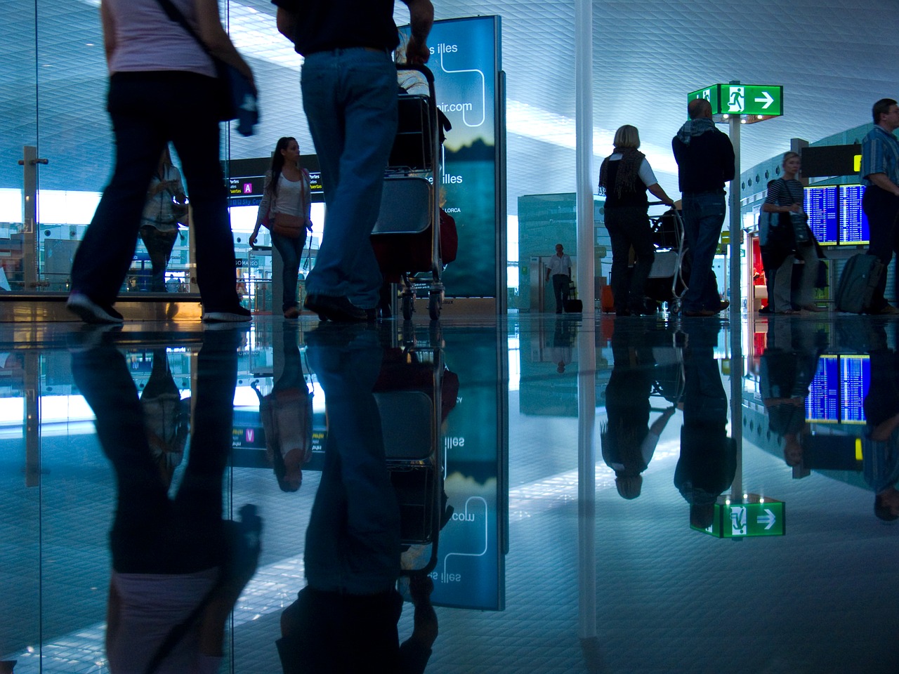 People From Around The World Share Their Airport Farewell Stories