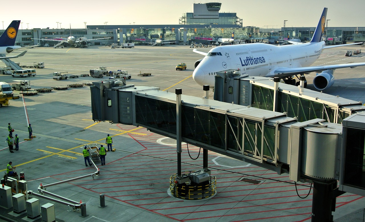 People From Around The World Share Their Airport Farewell Stories