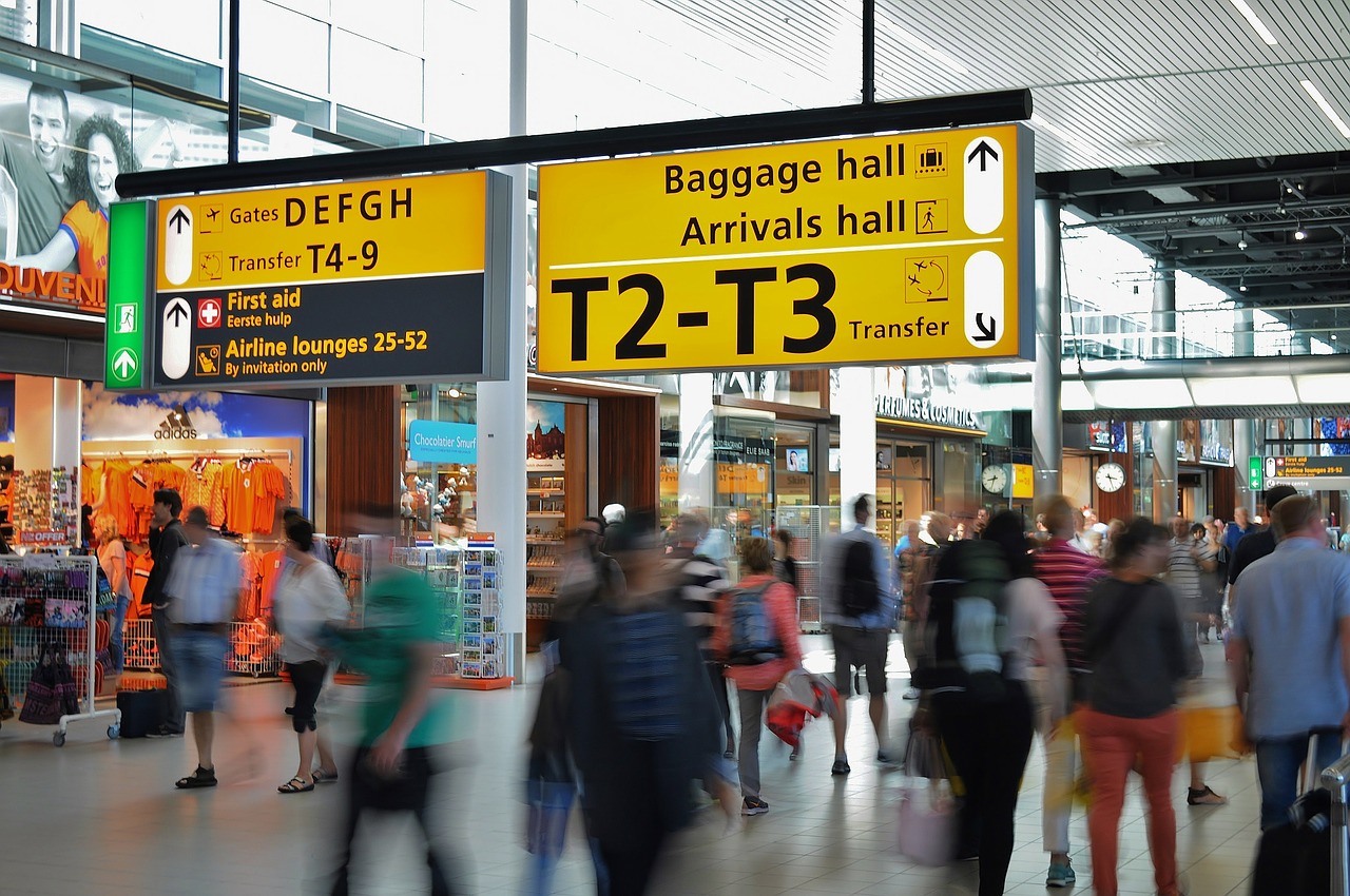 People From Around The World Share Their Airport Farewell Stories