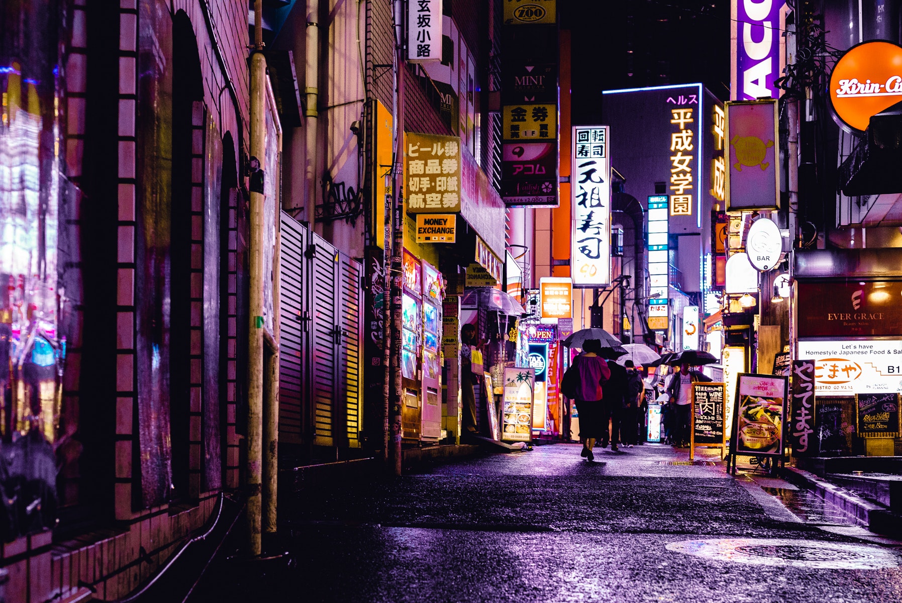 Expatriates Share The Things About Living Abroad That Nobody Really Talks About
