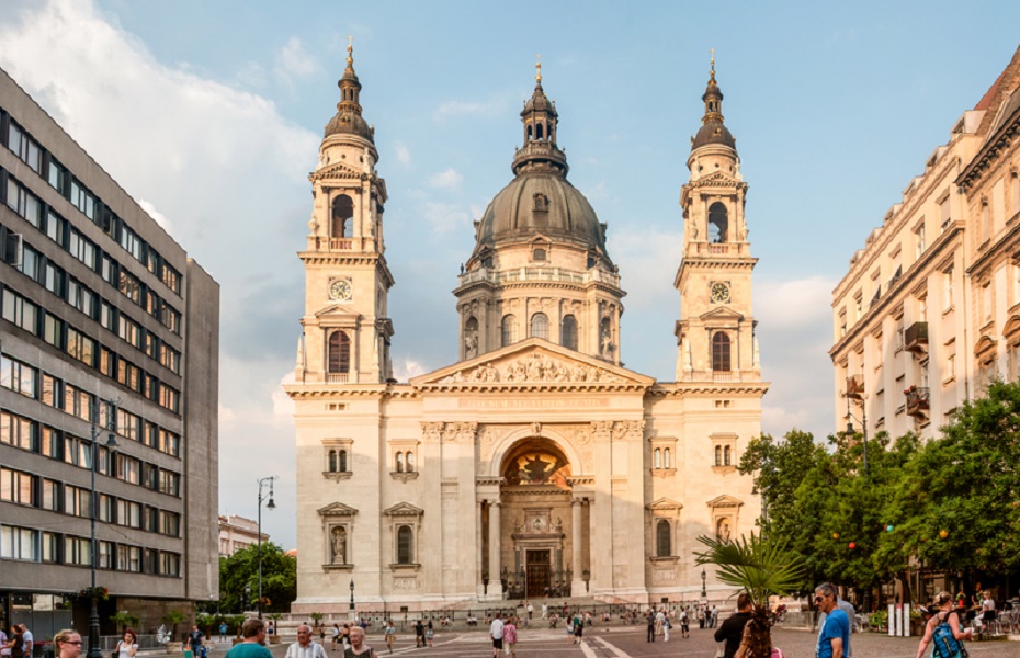 Travelers Share Their Most Overrated Cities