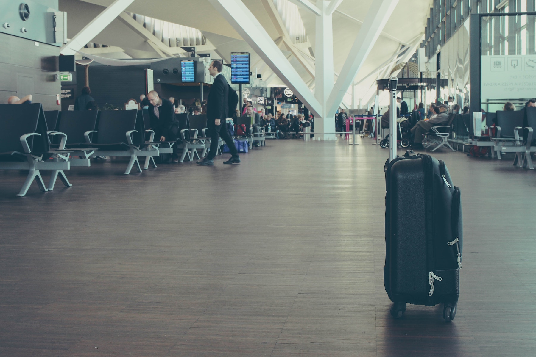 People From Around The World Share Their Airport Farewell Stories