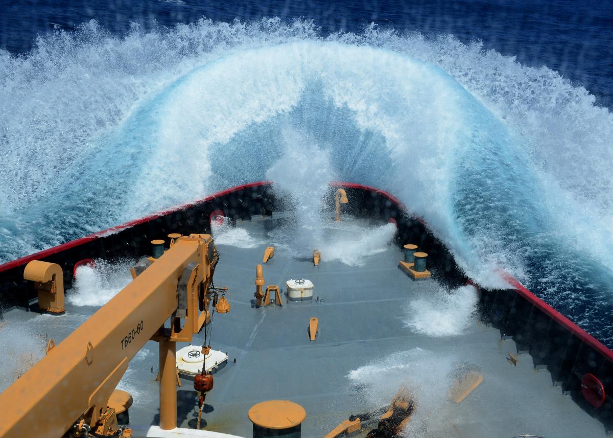 Weird Sea World: People Who Have Lived On the Ocean Share Their Strangest Encounters