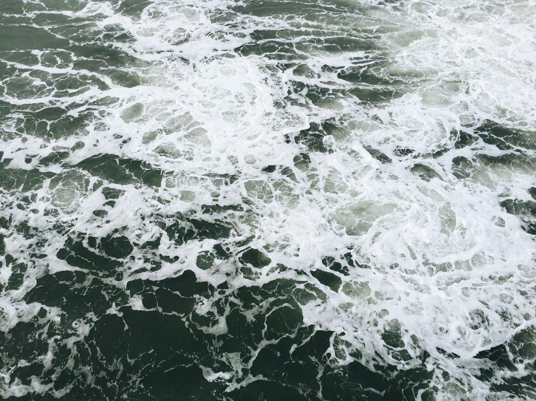 Weird Sea World: People Who Have Lived On the Ocean Share Their Strangest Encounters