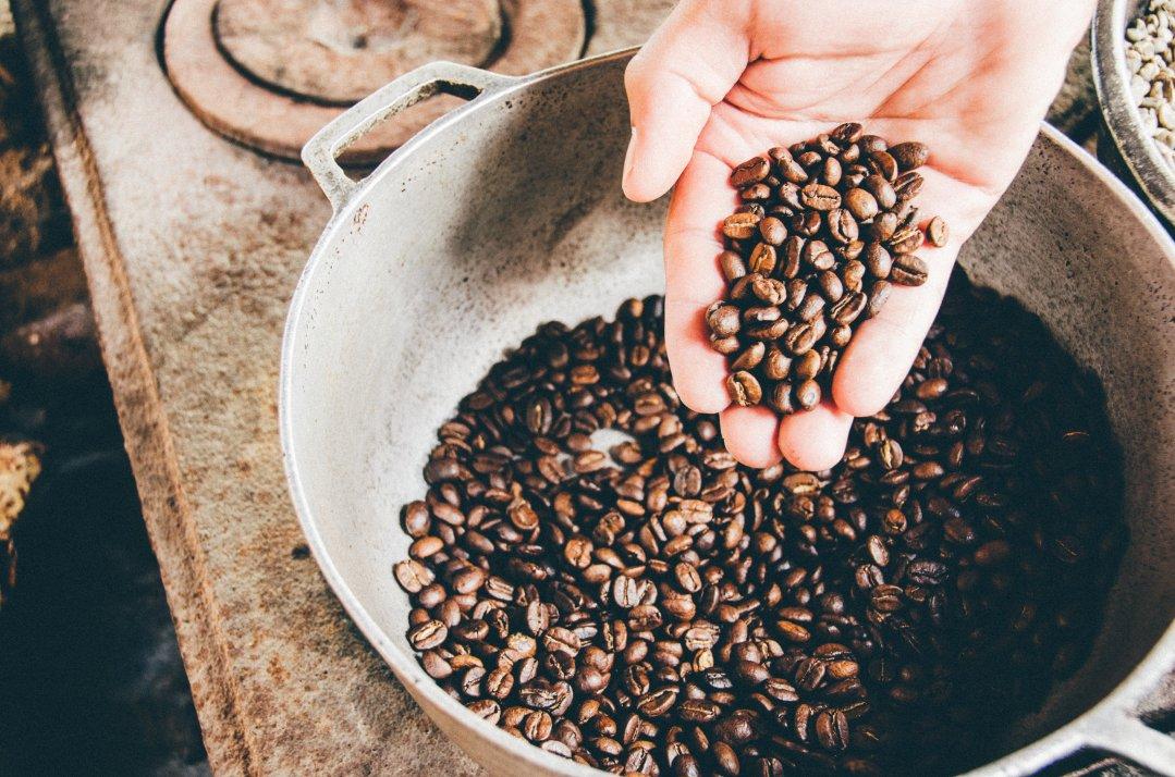 Bilingual People Share Spicy Things They Overheard In Other Languages
