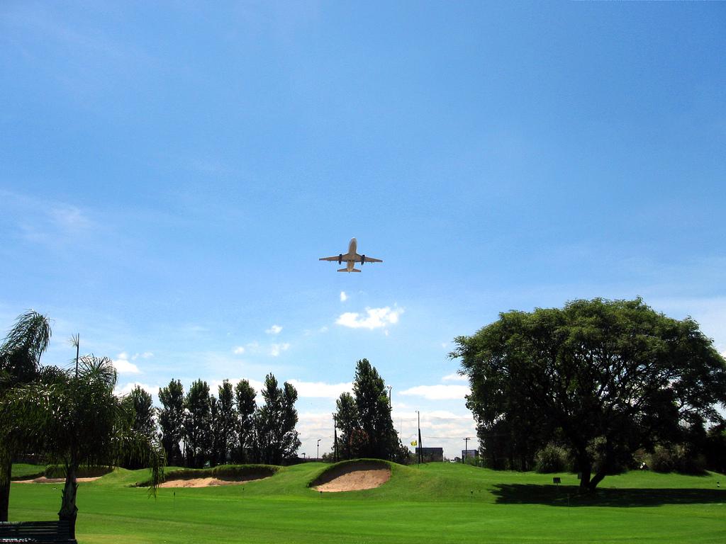 Stories Of Pilots Who Narrowly Avoided Disaster