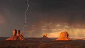 Knowledgable People Around The World Debunk Bad Survival Advice