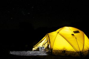 People From Around The World Reveal Their Weirdest Experiences In Isolated Places