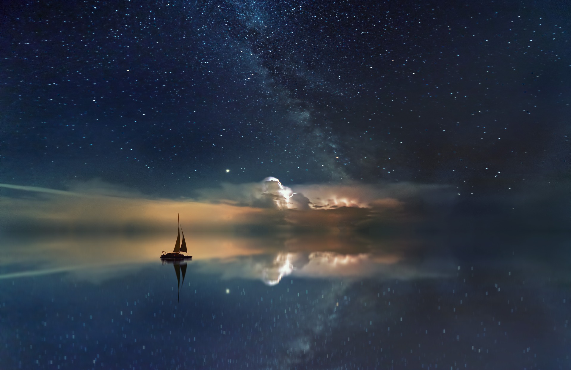 People From Around The World Share Their Strange Encounters On The Water At Night