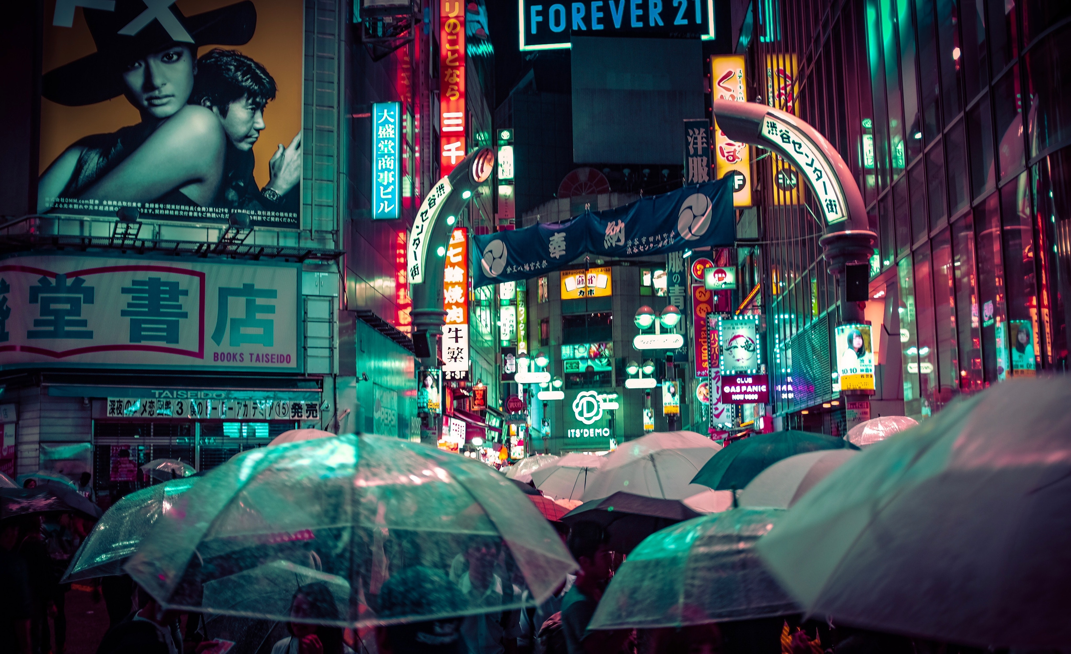 Travelers Share Their Vacation Romance Disasters