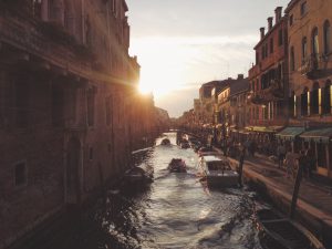 Crazy Stupid: Tourists Go Skinny Dipping In Venice Canals