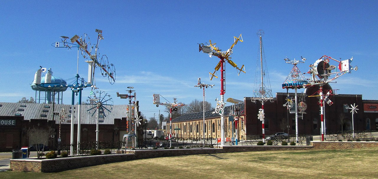 The Weirdest Tourist Attractions In The US, Ranked