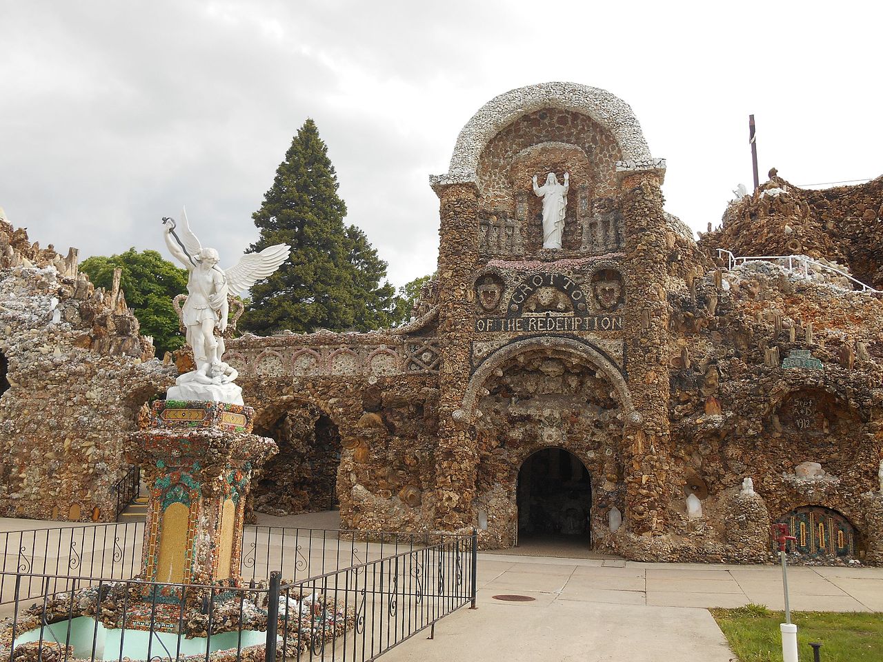 The Weirdest Tourist Attractions In The US, Ranked
