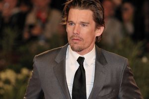 Travelers Who Encountered Celebrities On The Road Share Their Stories