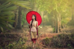 Bilingual People Share Spicy Things They Overheard In Other Languages
