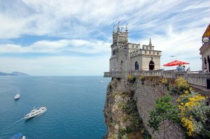 40 Abandoned Castles From Around The World
