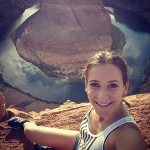 50 Extreme Vacation Selfies That Make Us Very Nervous