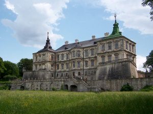 40 Abandoned Castles From Around The World