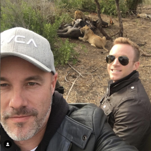 50 Extreme Vacation Selfies That Make Us Very Nervous