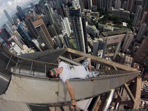 50 Extreme Vacation Selfies That Make Us Very Nervous