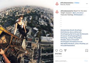 50 Extreme Vacation Selfies That Make Us Very Nervous