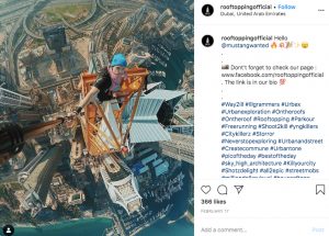 50 Extreme Vacation Selfies That Make Us Very Nervous